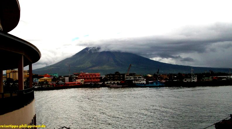 Mayon Vulkan, Blick vom Hafen in Legazpi